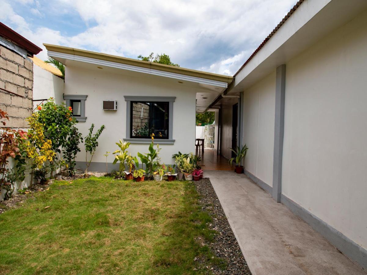 Oyo 777 Rn Guesthouse Moalboal Exterior photo