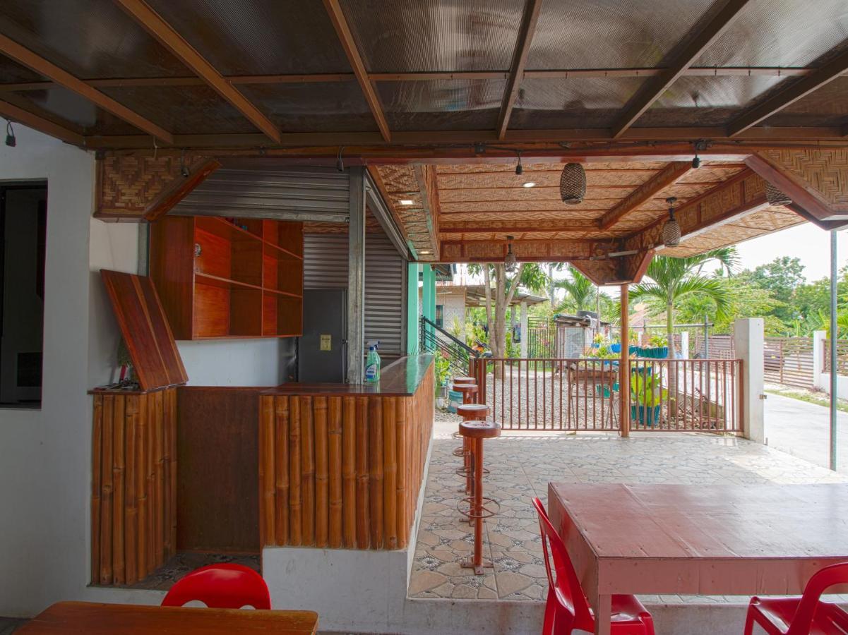 Oyo 777 Rn Guesthouse Moalboal Exterior photo